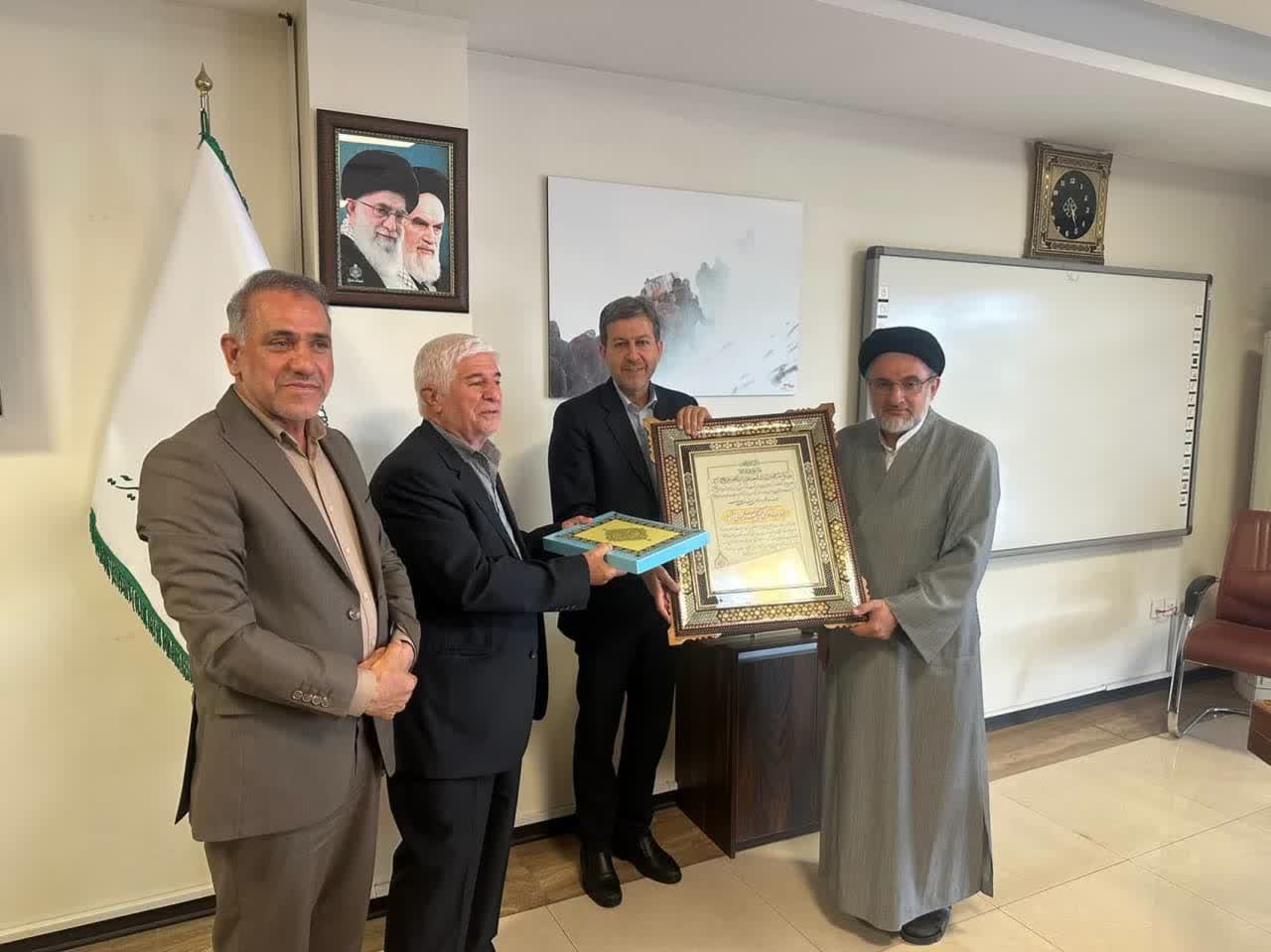 تقدیر رئیس سازمان اوقاف و امور خیریه کشور از استاندار اصفهان