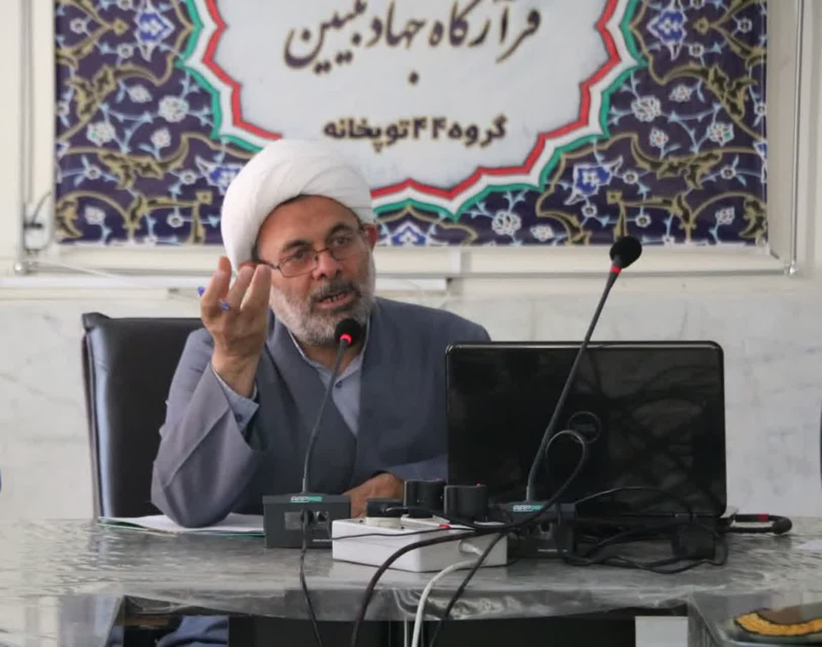 جلسه اخلاقی-تربیتی ویژه کارکنان پایور گروه ۴۴ توپخانه نزاجا برگزار شد