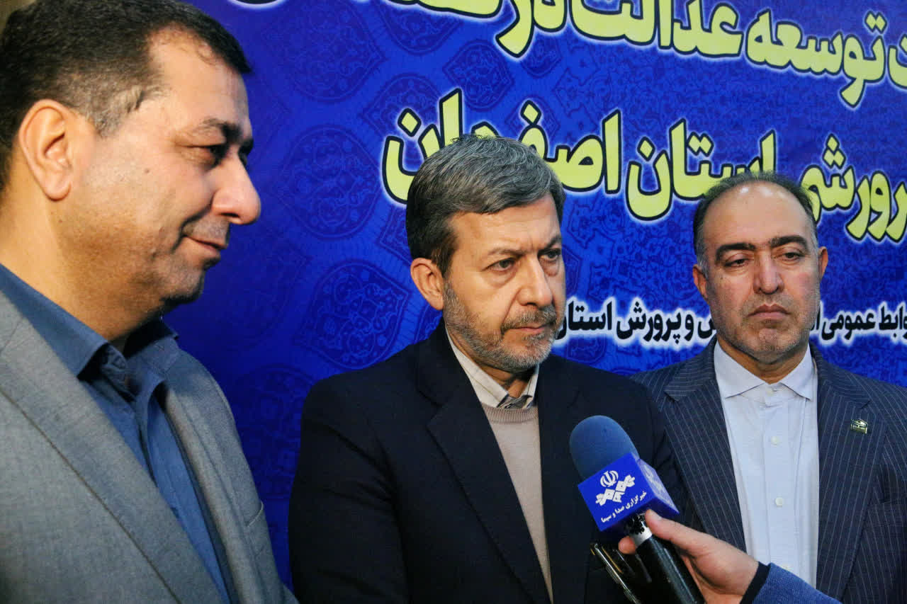 استاندار اصفهان به پویش ملی «به سازِ مدرسه؛ بساز مدرسه» پیوست