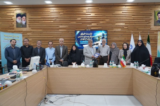 تفاهم نامه مشارکت در تکمیل ساخت مدرسه ۶ کلاسه شهدای دانش آموز میناب منعقد شد