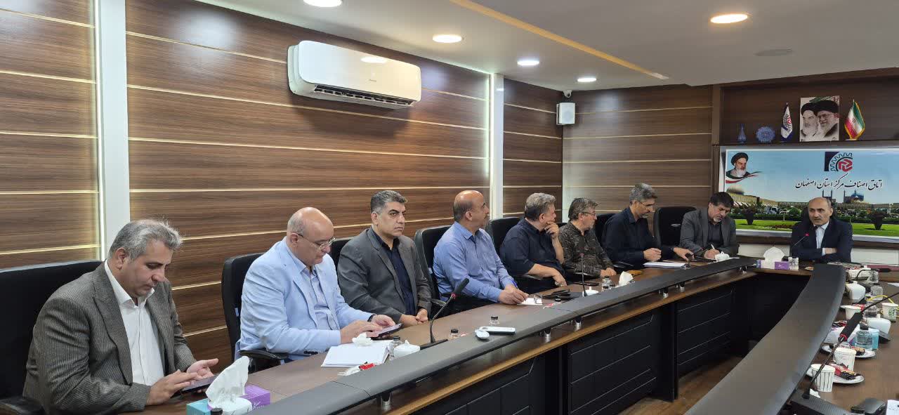 بررسی راهکارهای همکاری اصناف و بانک دی با هدف بهبود نظامات پرداخت واحدهای صنعتی در اصفهان