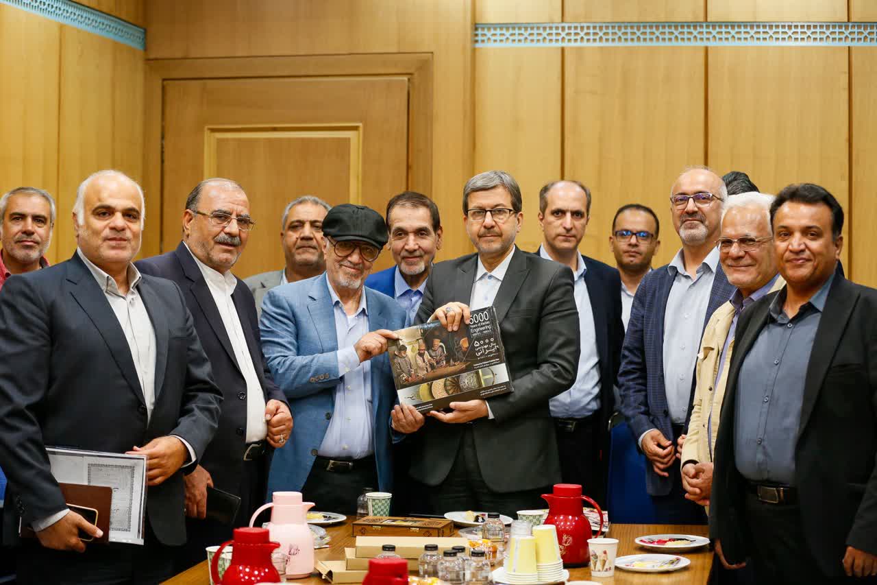 مانعزدایی از طرحهای کلان سرمایهگذاری استان اصفهان در دستور کار قرار گرفت