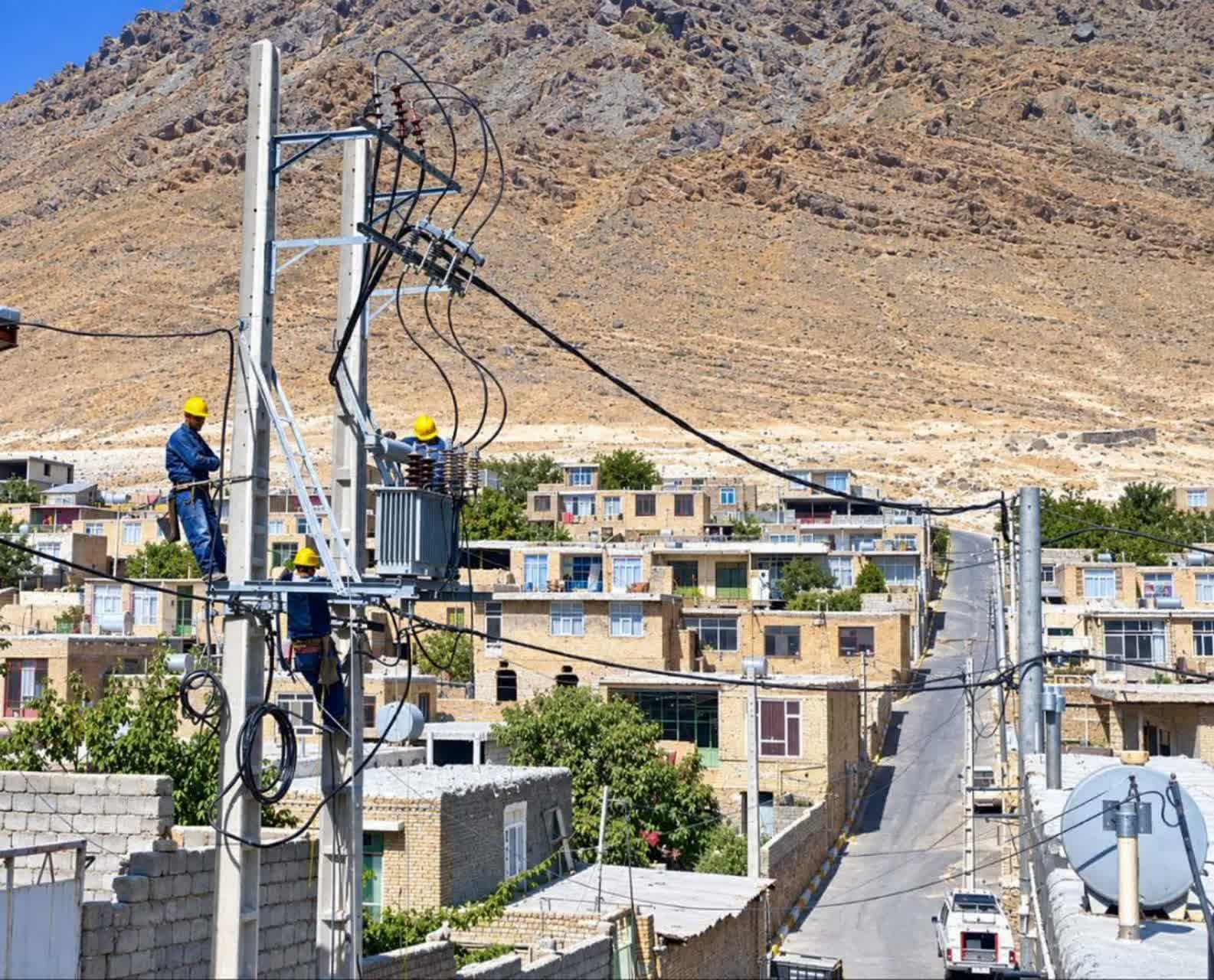 توزیع عادلانه برق؛ زیربنای توسعه روستایی و پایداری جمعیت